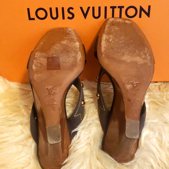 Authentic Louis Vuitton Canvas Straps Gold Logo Studs Wooden Wedge Size 41 - Picture 4 of 5